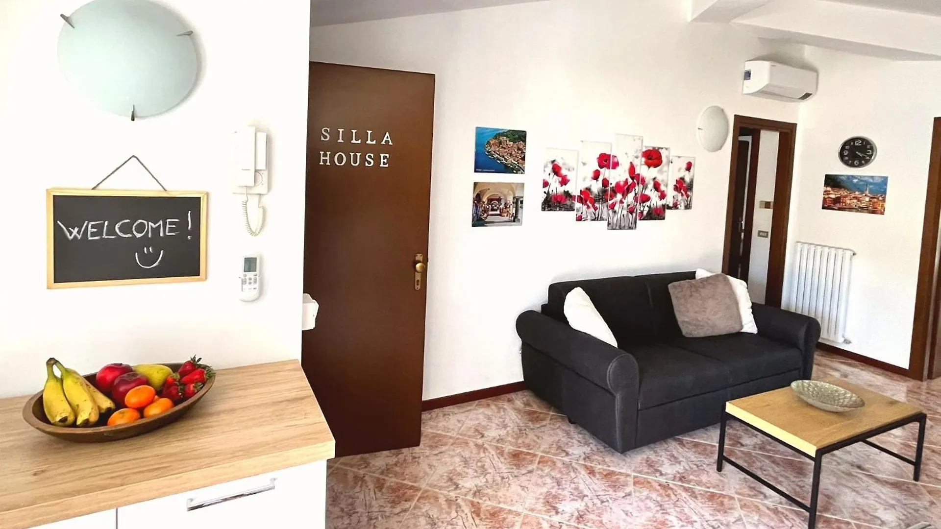 Silla House - A Due Passi Dal Lago Malgrate 0*,  Italia